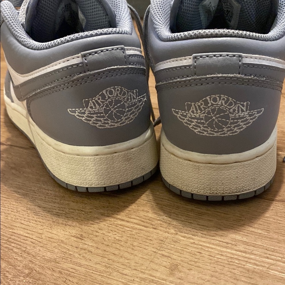 Nike Air Jordan 1 Low Vintage Grey Shoes 553560-053 (GS) Youth Sizes - Picture 8 of 15